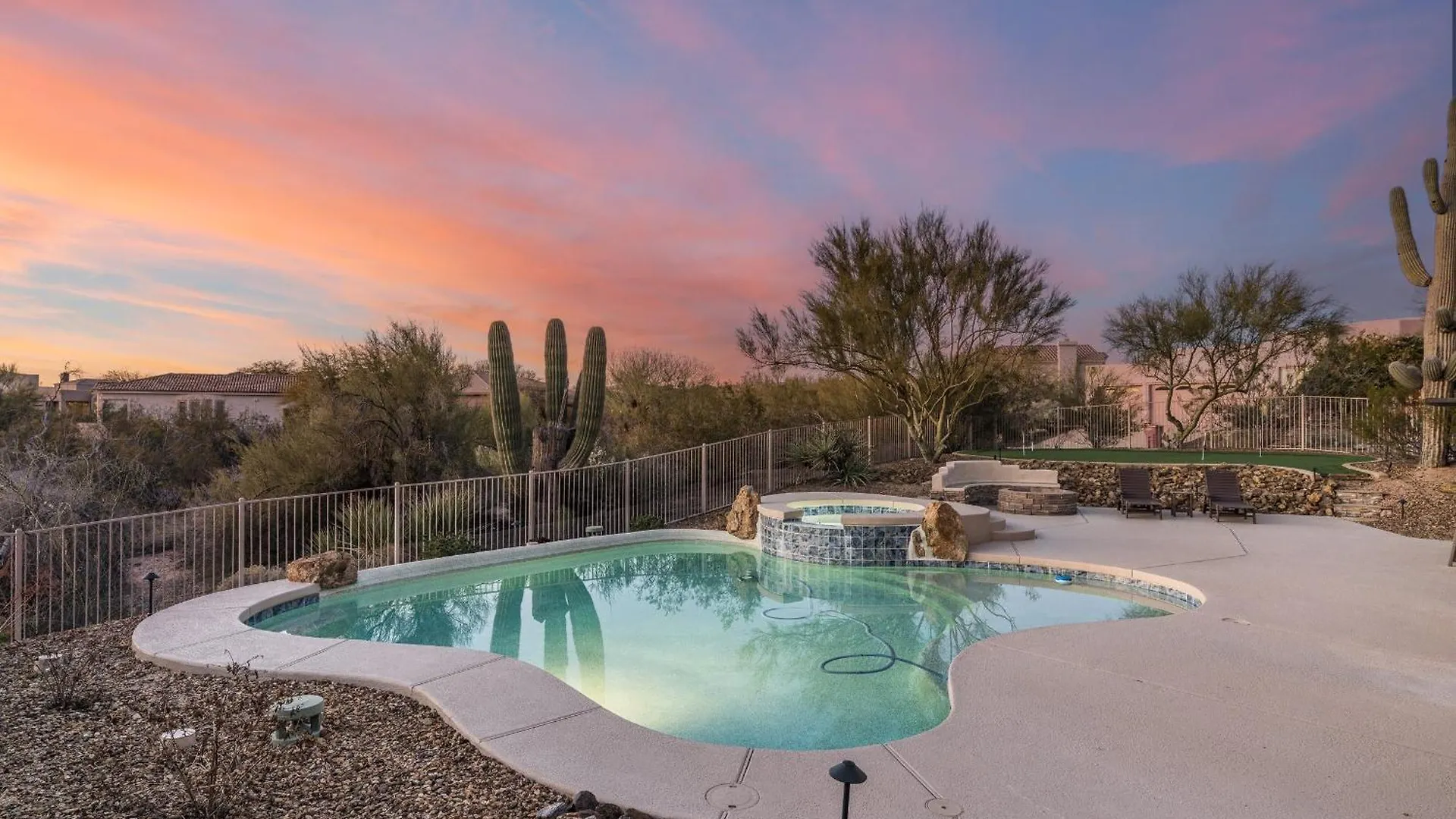 Pinnacle Perfection By Porter Heated Pool Spa W Outdoor Putting Green 스코 츠 데일 펜션 스코 츠 데일